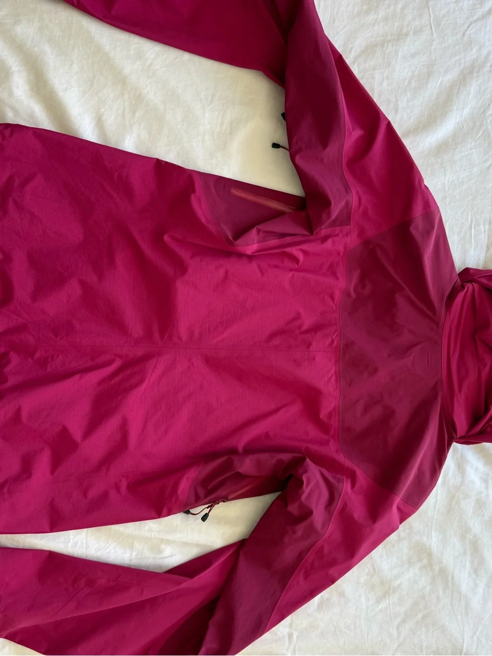 Arc'teryx Women's Magenta Waterproof Beta LT Jacket - Picture 5 of 8